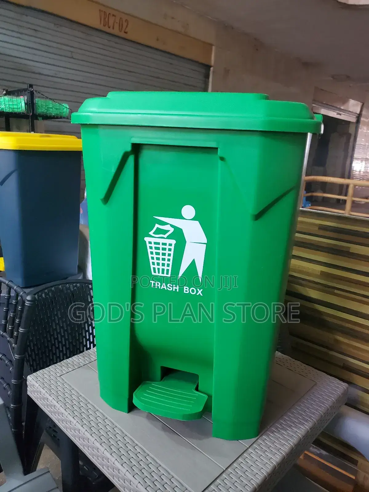 Plastic Dust Bins 80litres Step On