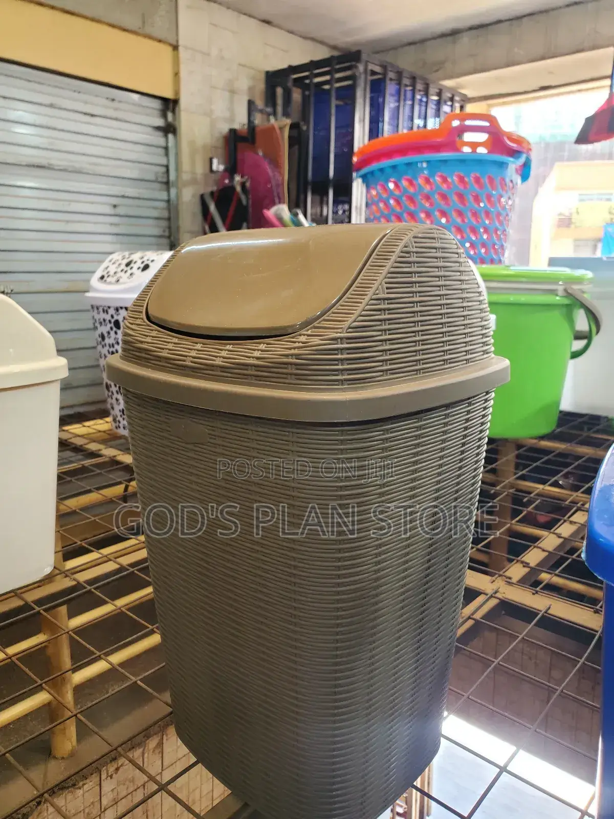 Plastic Dust Bins for Office