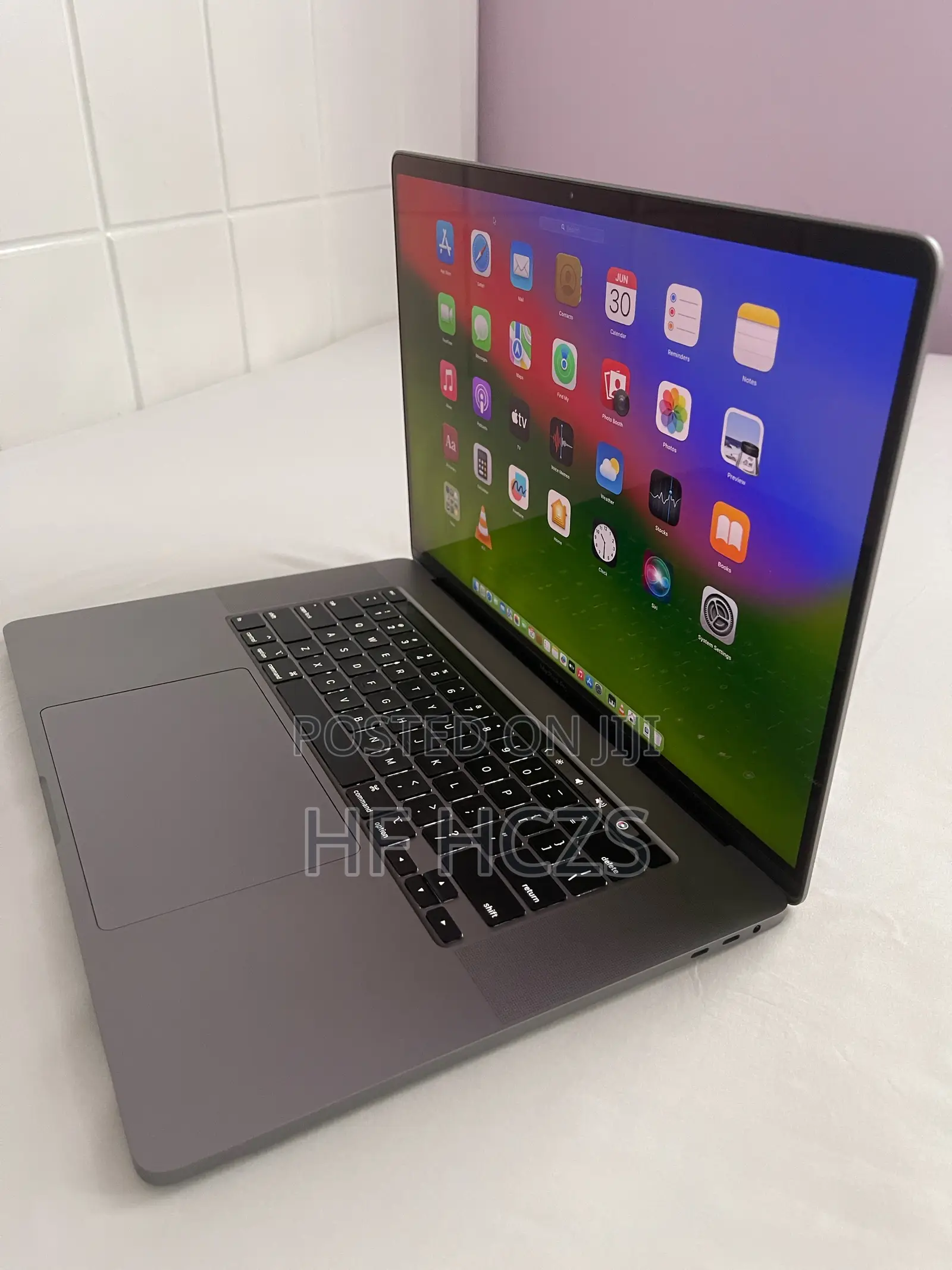 New Laptop Apple MacBook Pro 2019 16GB Intel Core I9 SSD 1T