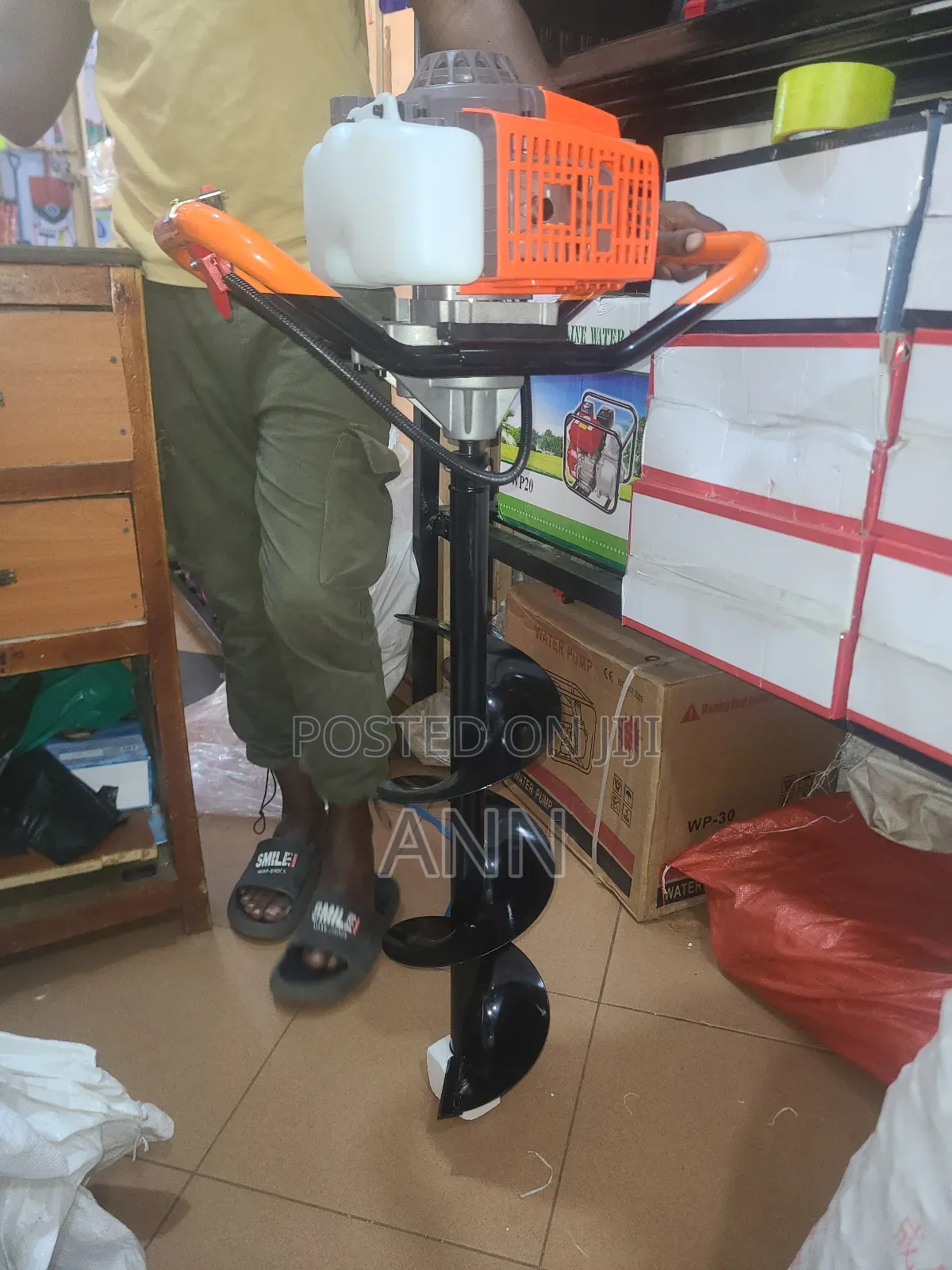 Earth Auger With One Drill Bit