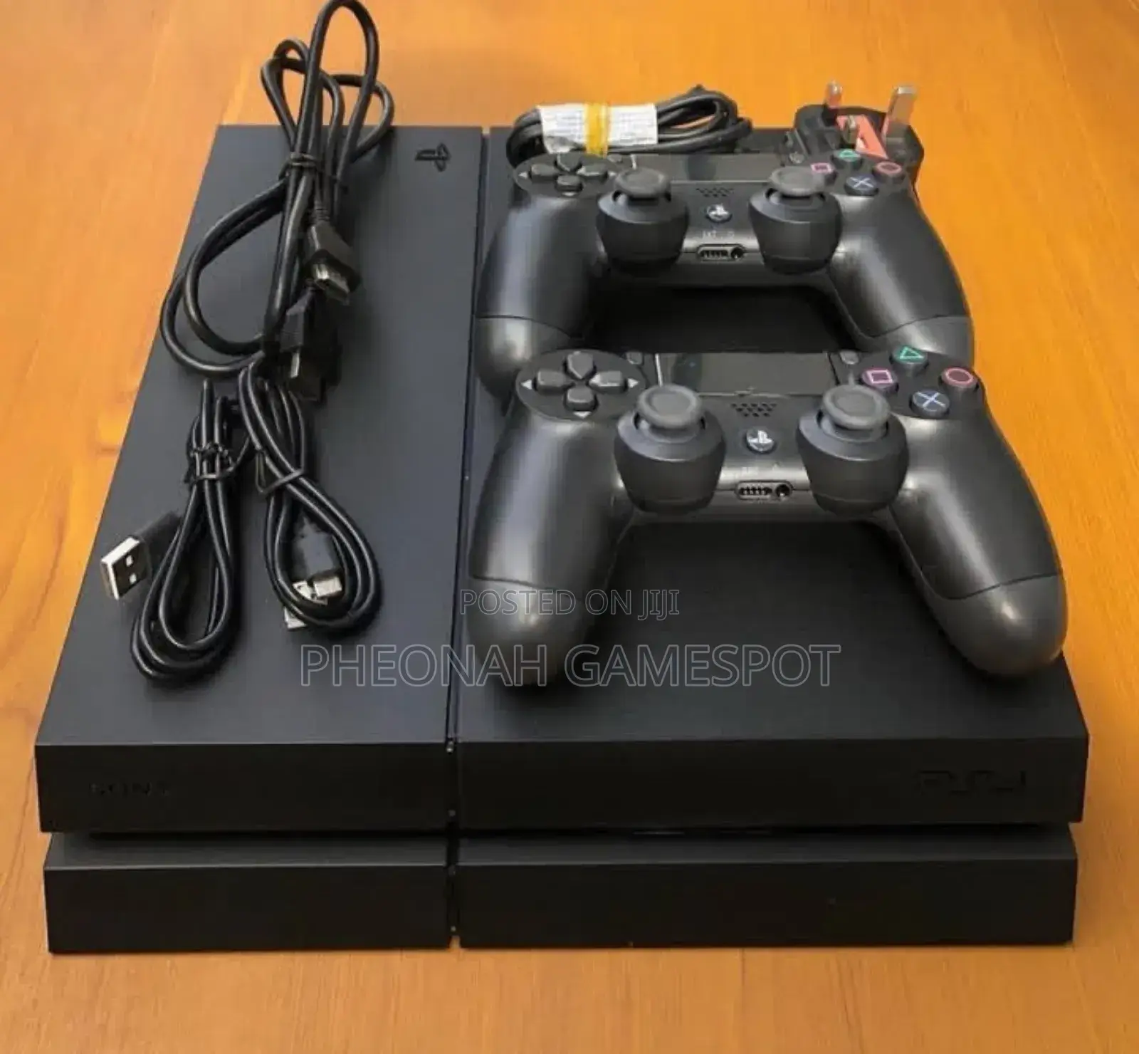 Ps4 Standard With 11 Games and 2 Controllers