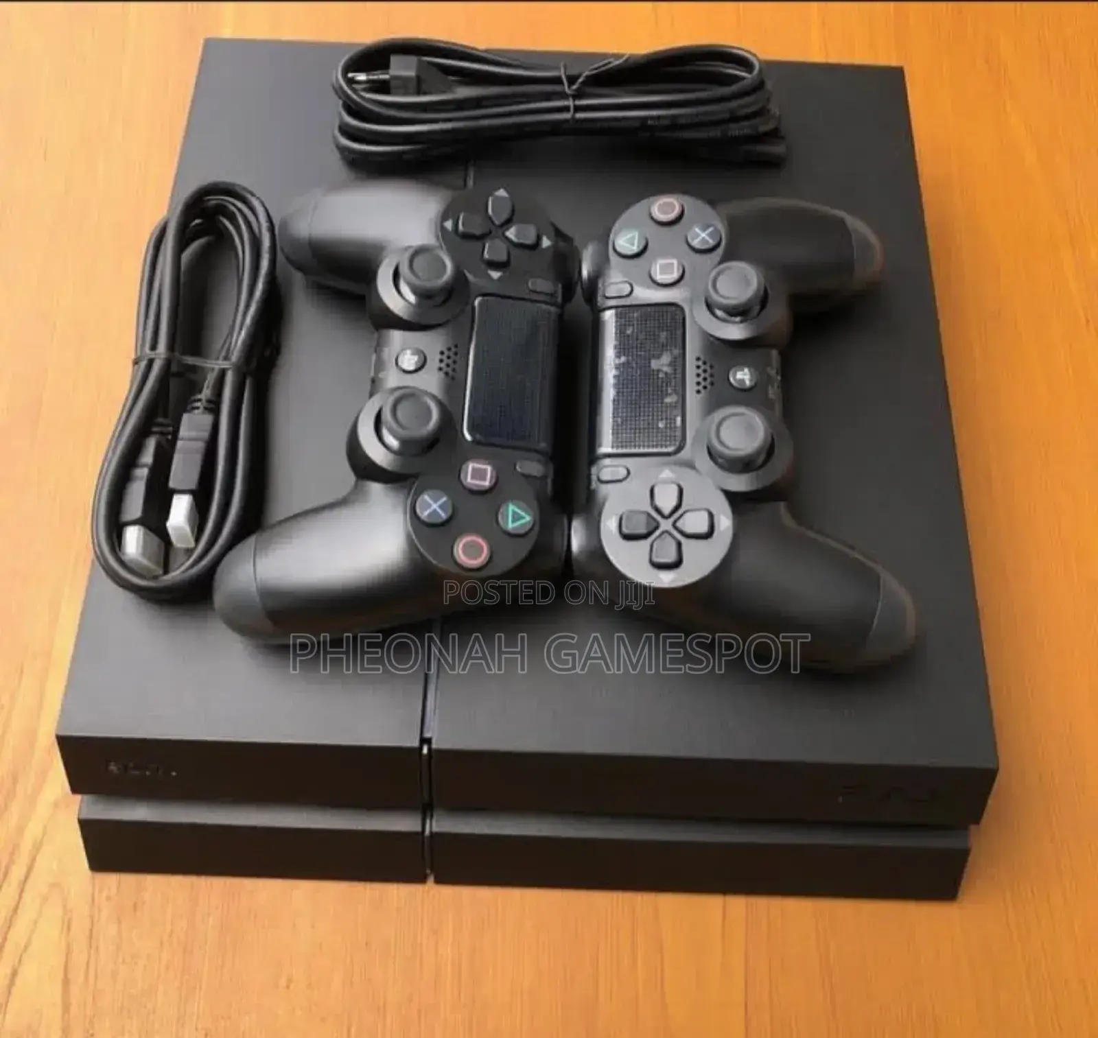 Ps4 Standard With 11 Games and 2 Controllers
