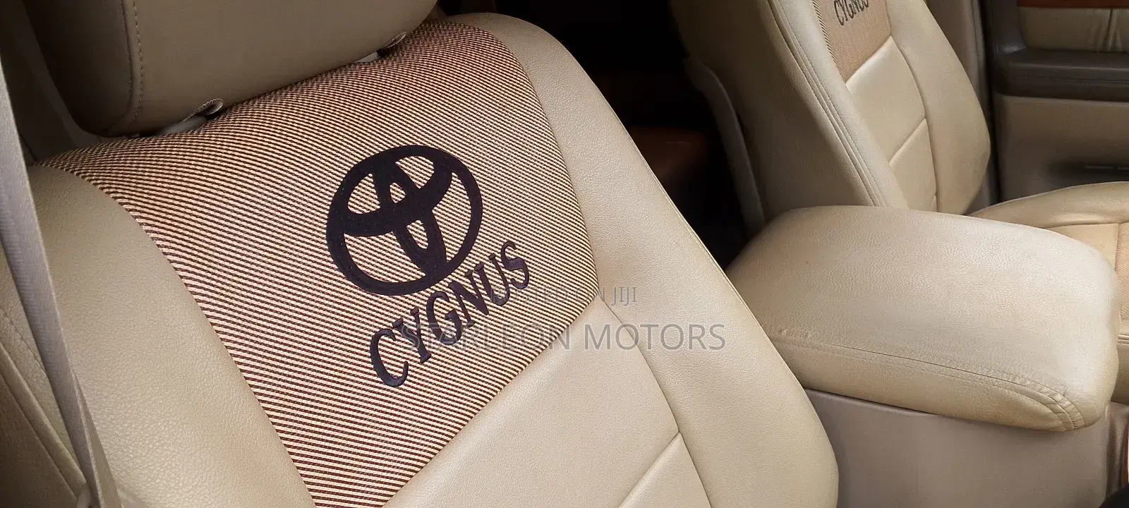 Toyota Land Cruiser Cygnus 4.7 1999 Gold