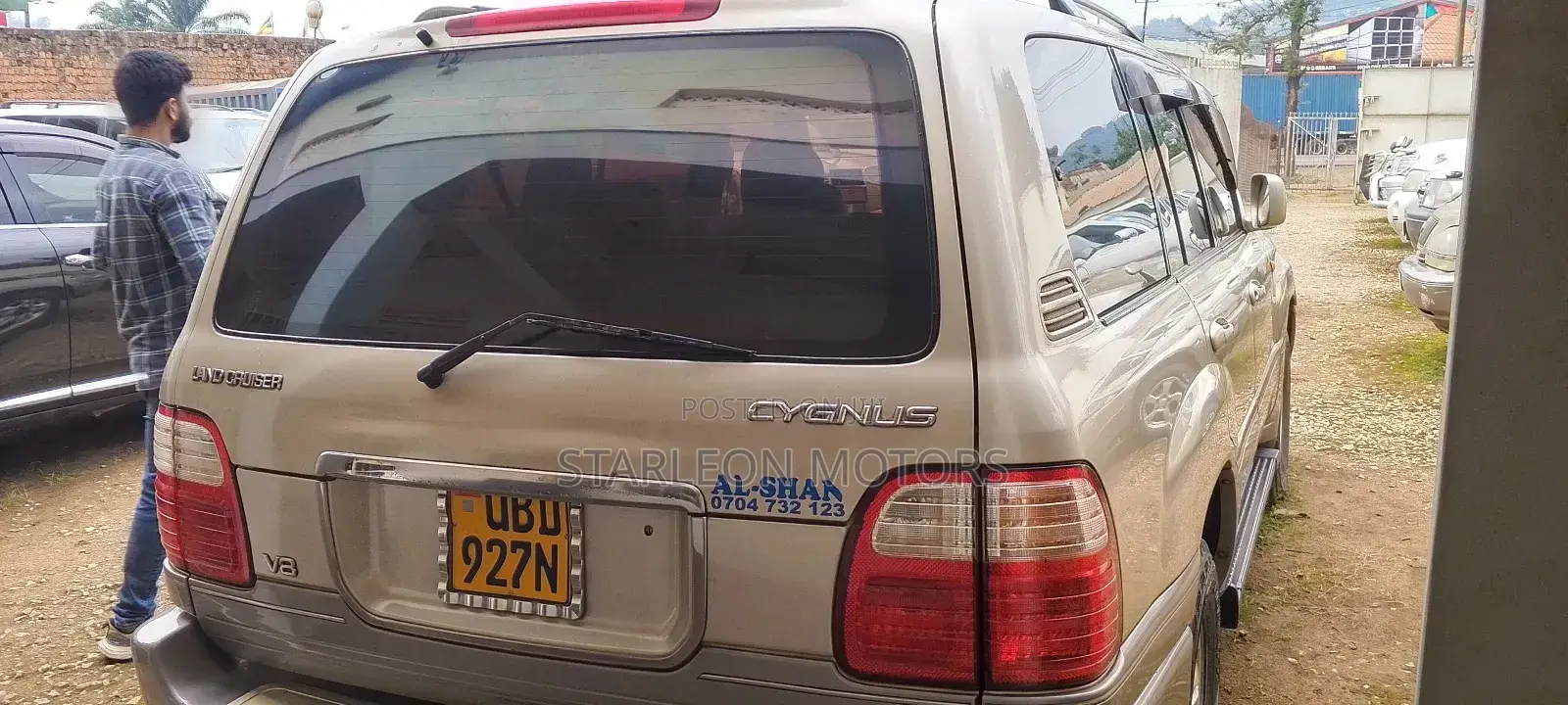 Toyota Land Cruiser Cygnus 4.7 1999 Gold