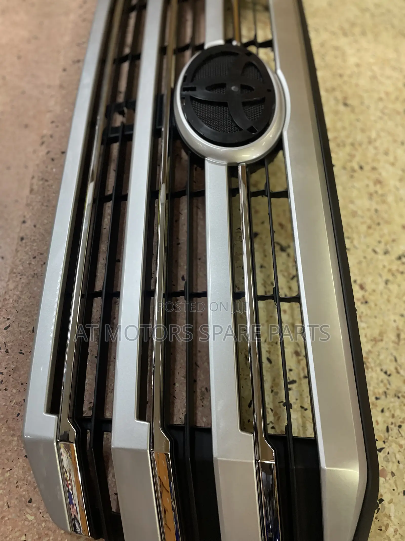 Land Cruiser 300 Grill