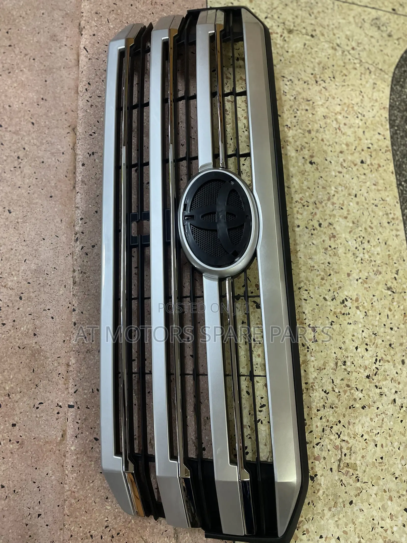 Land Cruiser 300 Grill