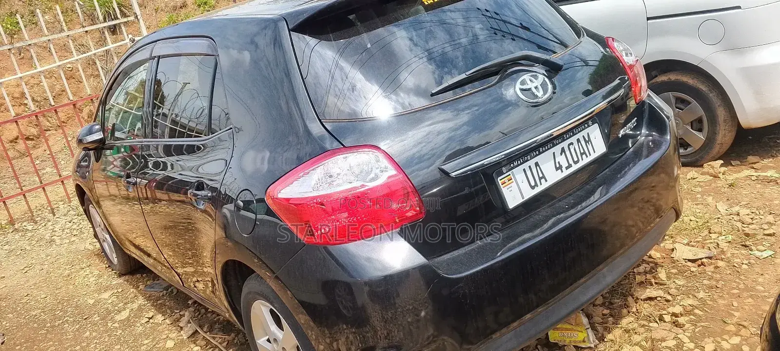 Toyota Auris 2011 Black