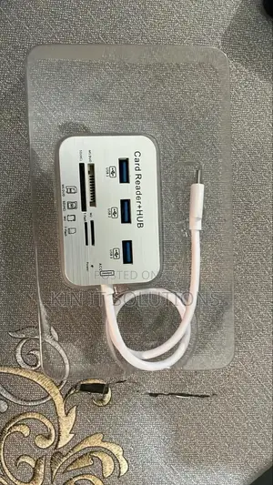Type C 3.0 Usb Hub + Card Reader.