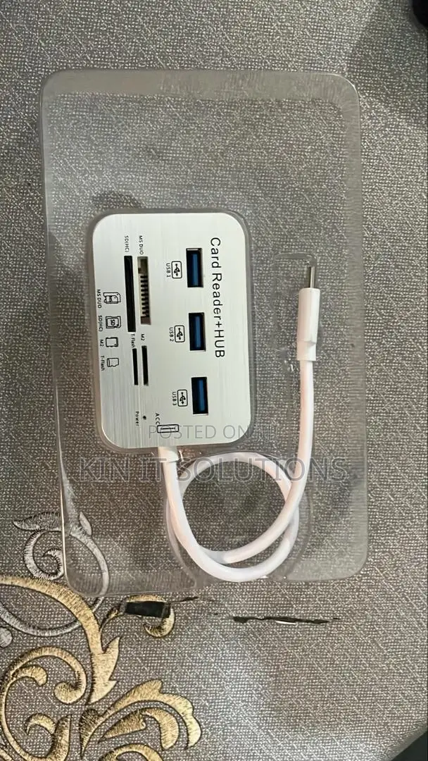 Type C 3.0 Usb Hub + Card Reader.