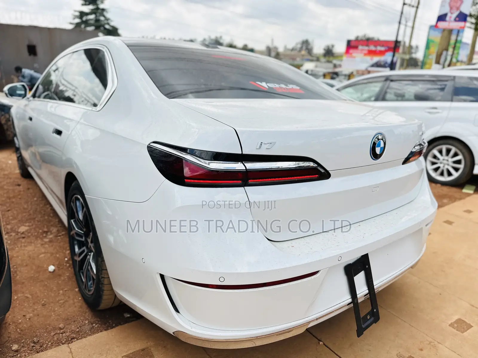 BMW i7 2023 White