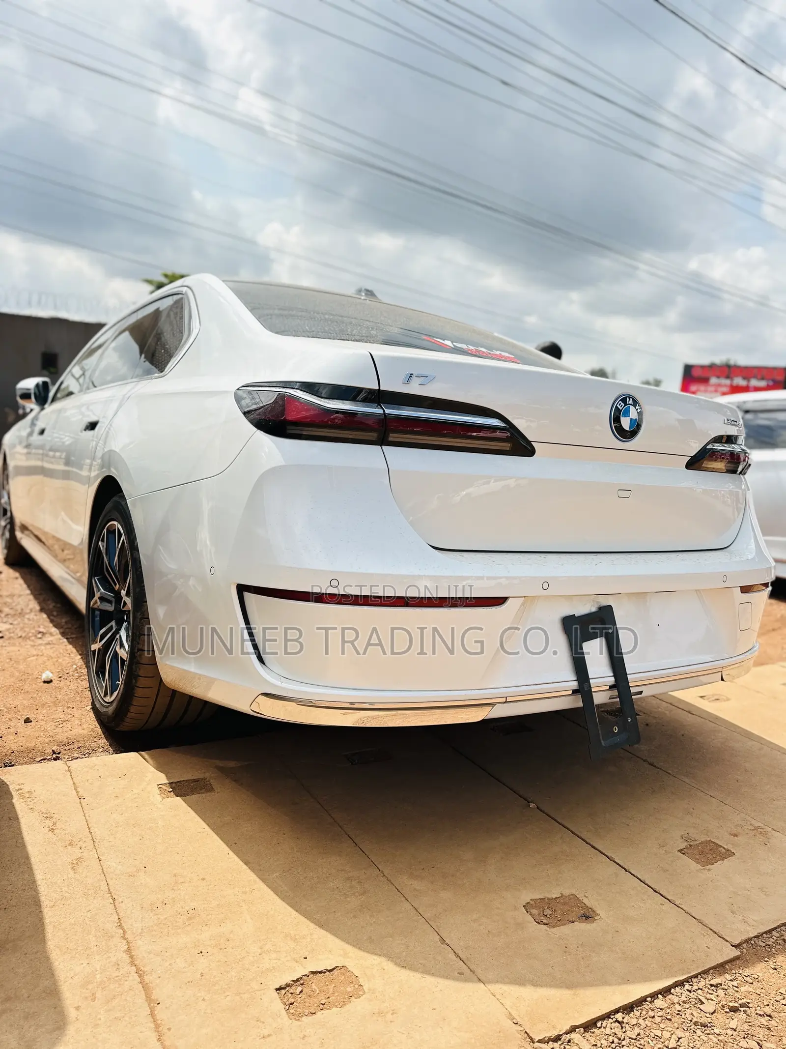BMW i7 2023 White
