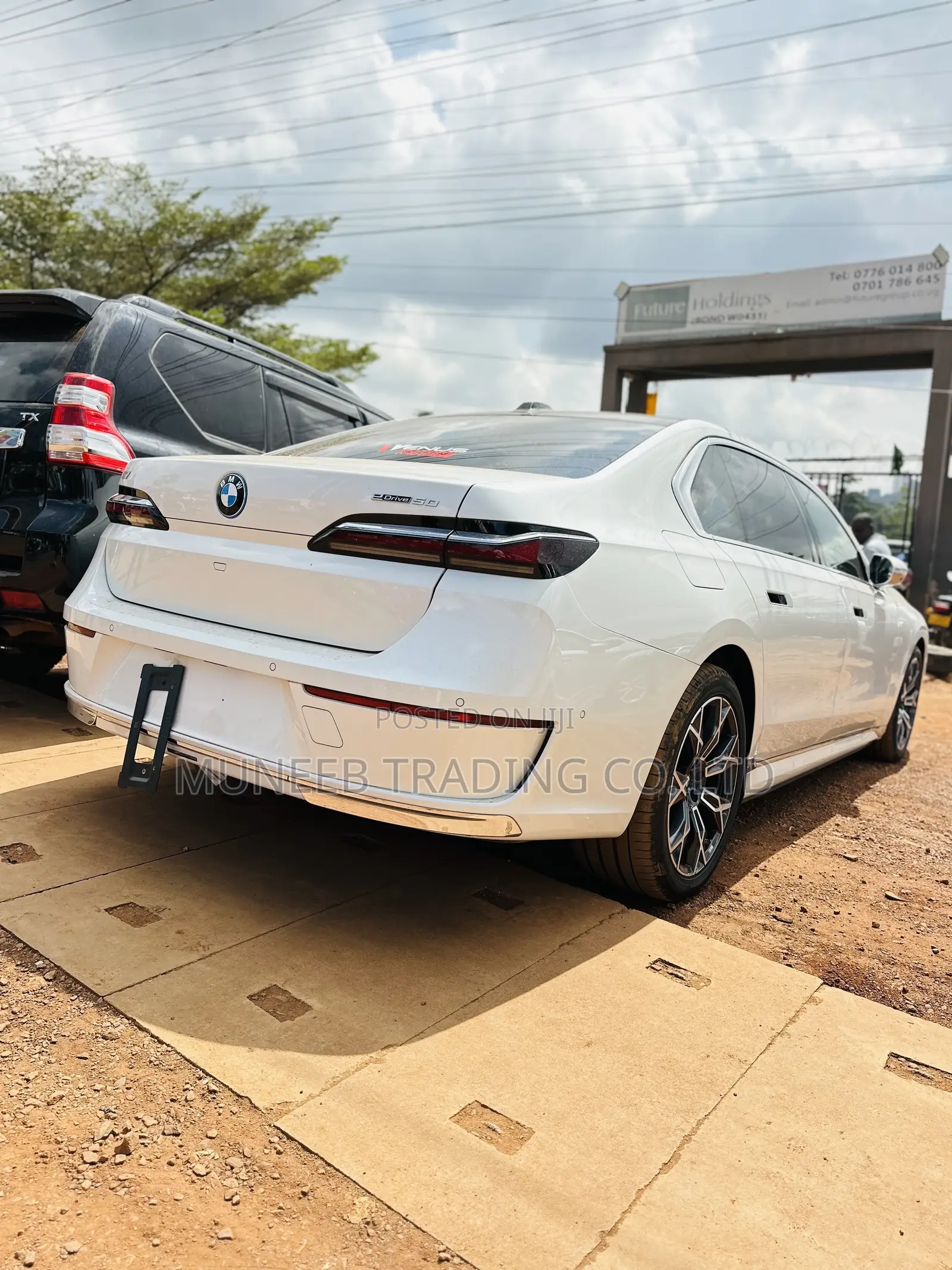 BMW i7 2023 White