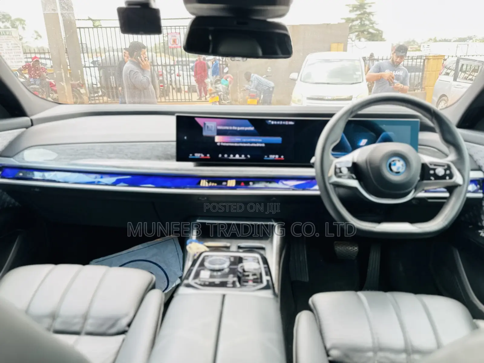 BMW i7 2023 White