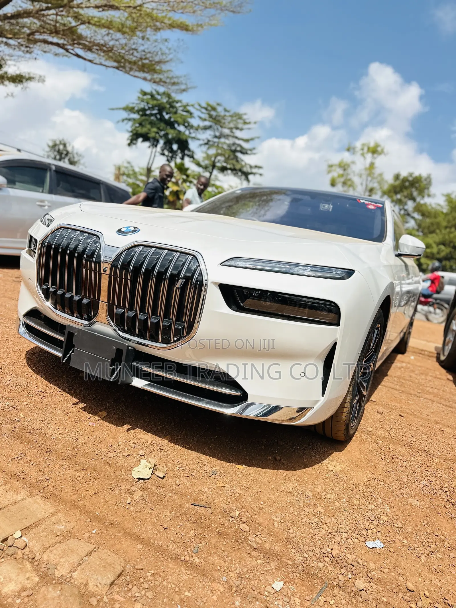 BMW i7 2023 White
