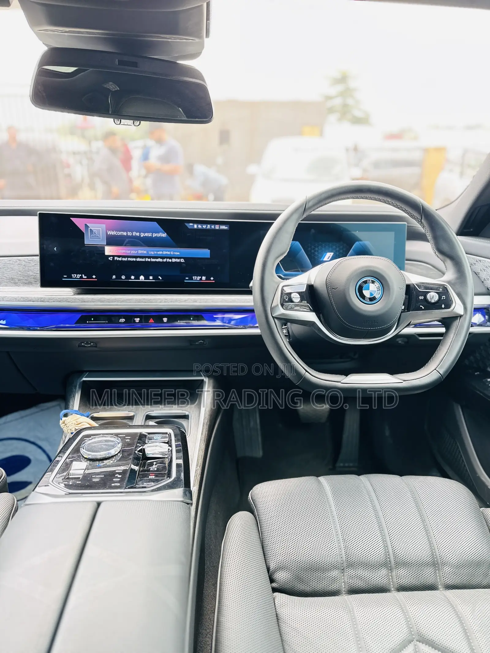 BMW i7 2023 White
