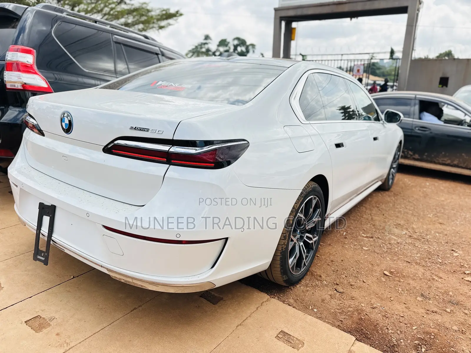 BMW i7 2023 White