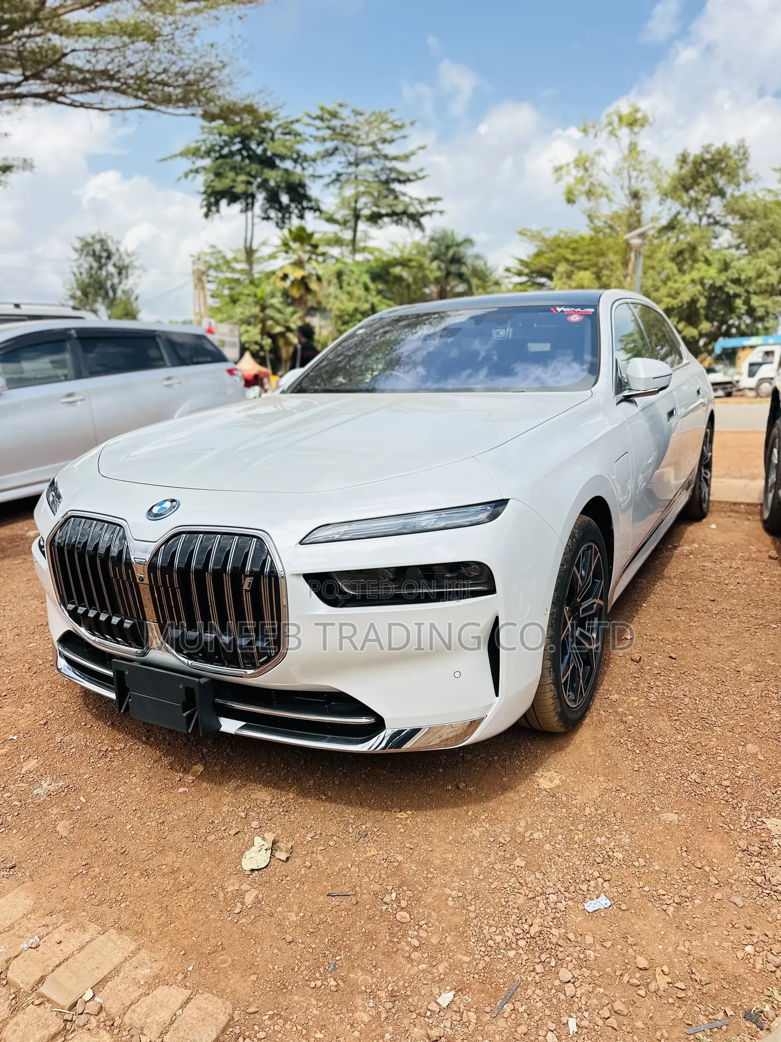BMW i7 2023 White