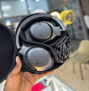 Photo - JBL Tour One M2 Headphones