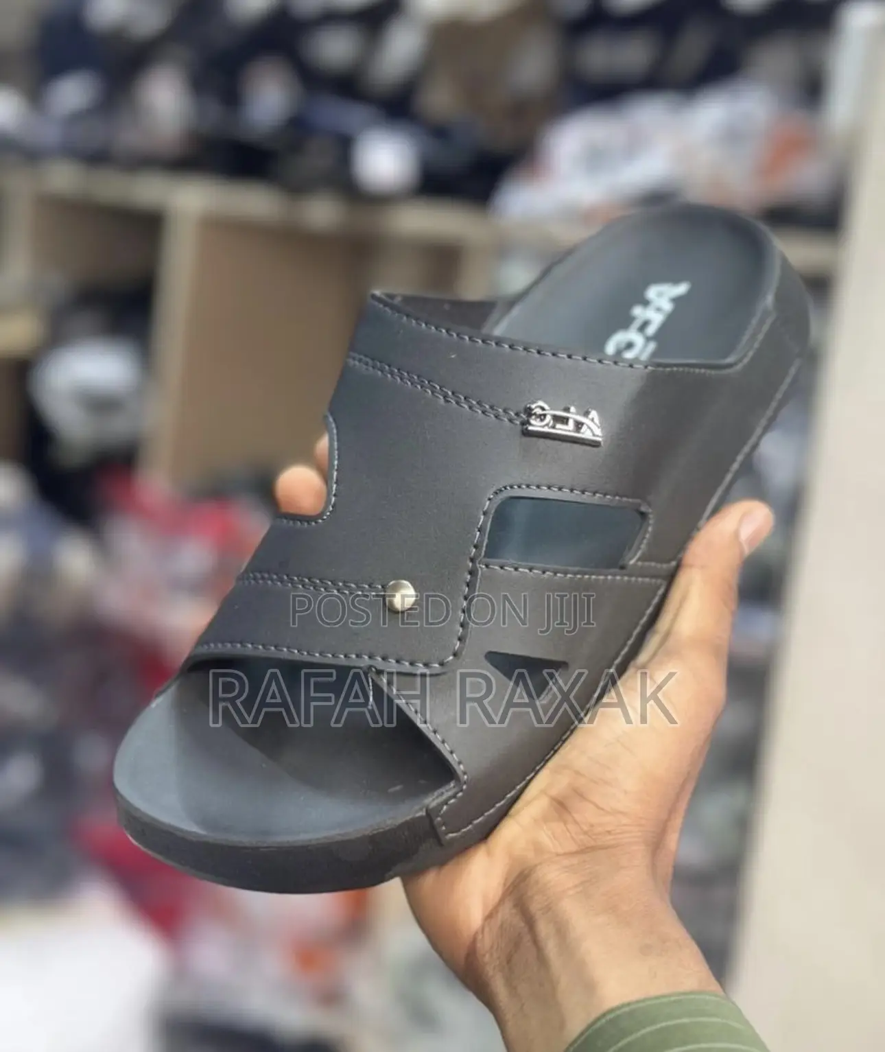 Men’S Classic Black Alc Push In Sandals