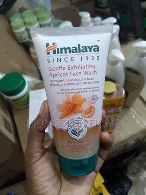 Photo - Himalaya Apricot Face Wash