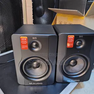 Photo - M-Audio Bx5 D2 Studio Monitor