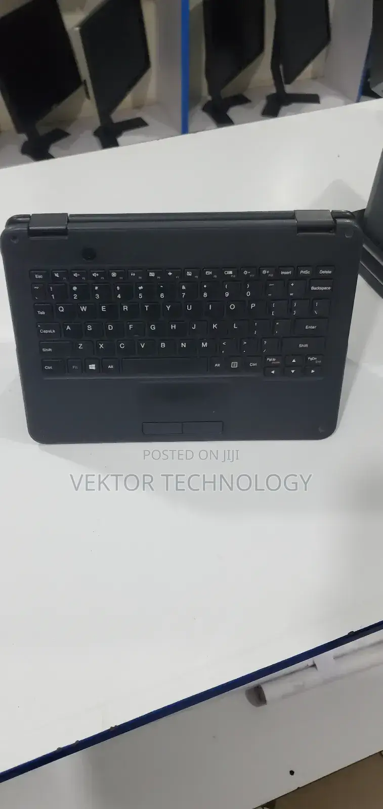 Laptop Lenovo 300e 8GB Intel Celeron SSD 128GB