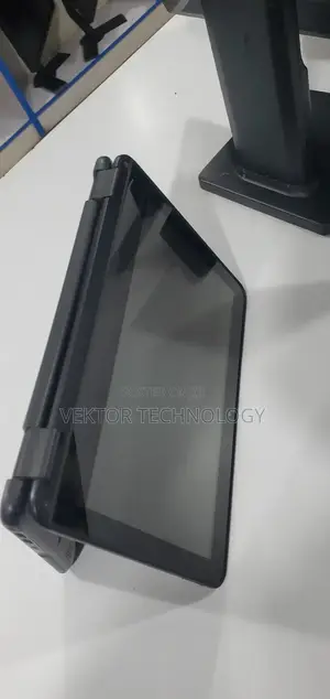 Laptop Lenovo 300e 8GB Intel Celeron SSD 128GB
