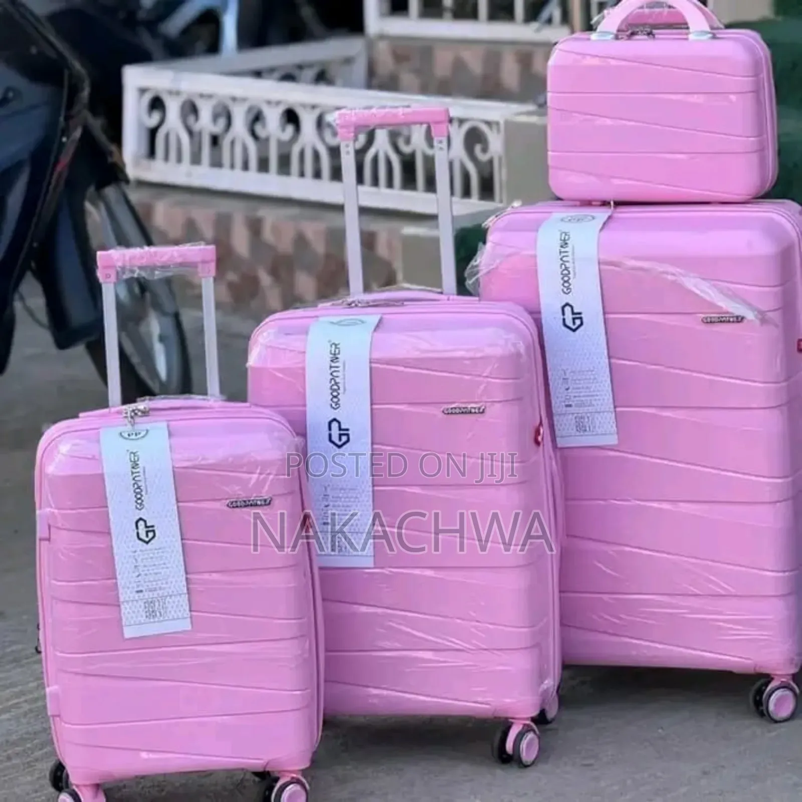 I Set of Pink Suit Case