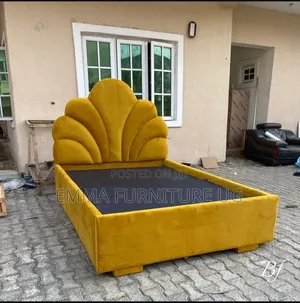 Photo - 5x6 Butterfly Tufted Upholstered Bed