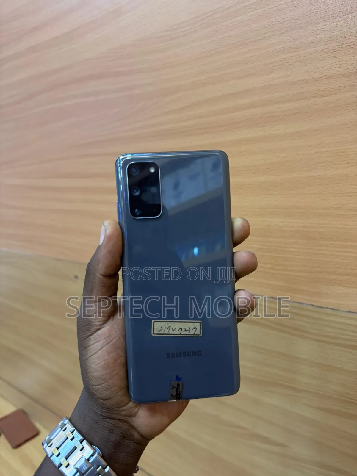 New Samsung Galaxy S20+ 128 GB Gray