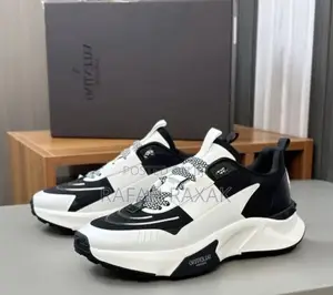 Original Super Classic Luxury Valentino Garavani Sneakers