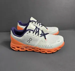 Men’S Cream/Orange On-running Cloudstratus Runners Sneakers