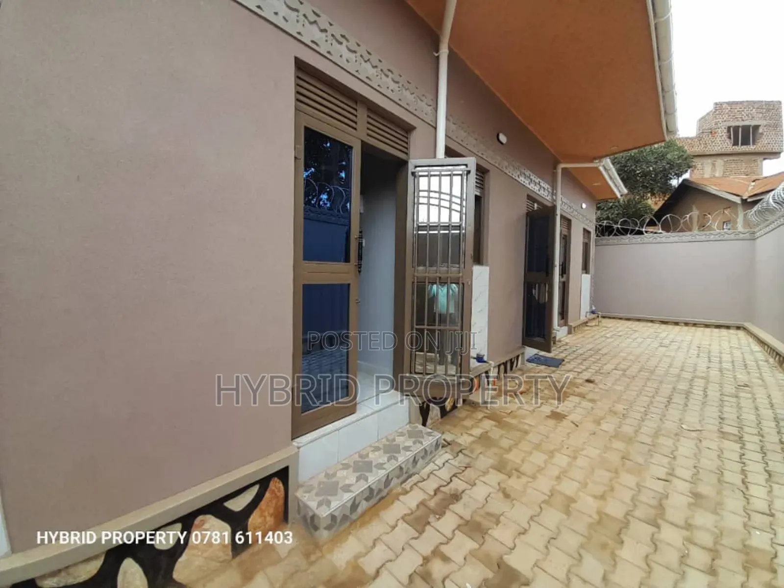 3bdrm Apartment in Kasubi~Kawaala Along, Rubaga for sale