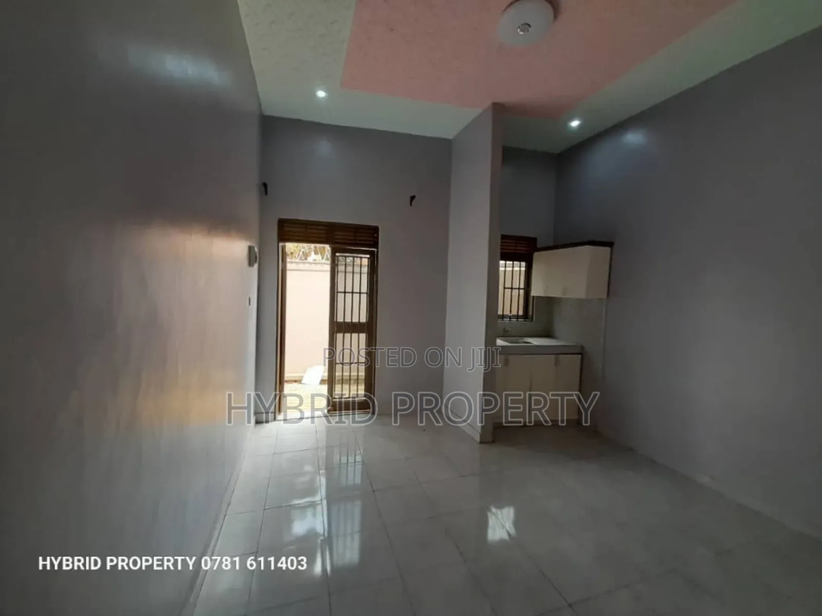 3bdrm Apartment in Kasubi~Kawaala Along, Rubaga for sale