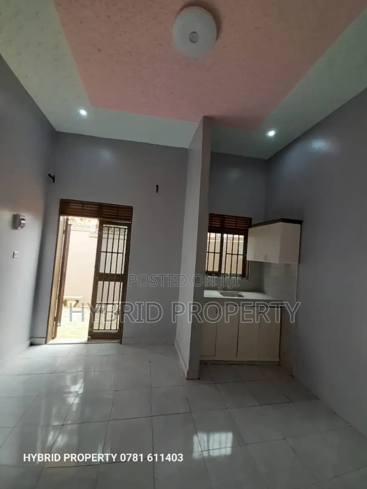 3bdrm Apartment in Kasubi~Kawaala Along, Rubaga for sale
