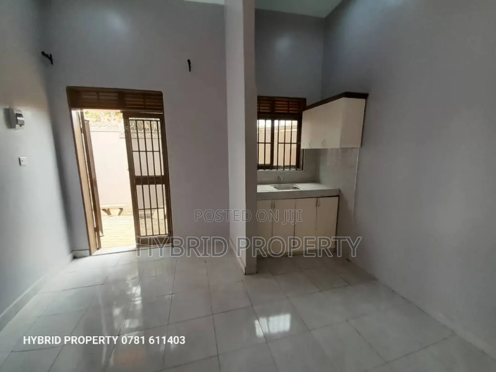 3bdrm Apartment in Kasubi~Kawaala Along, Rubaga for sale