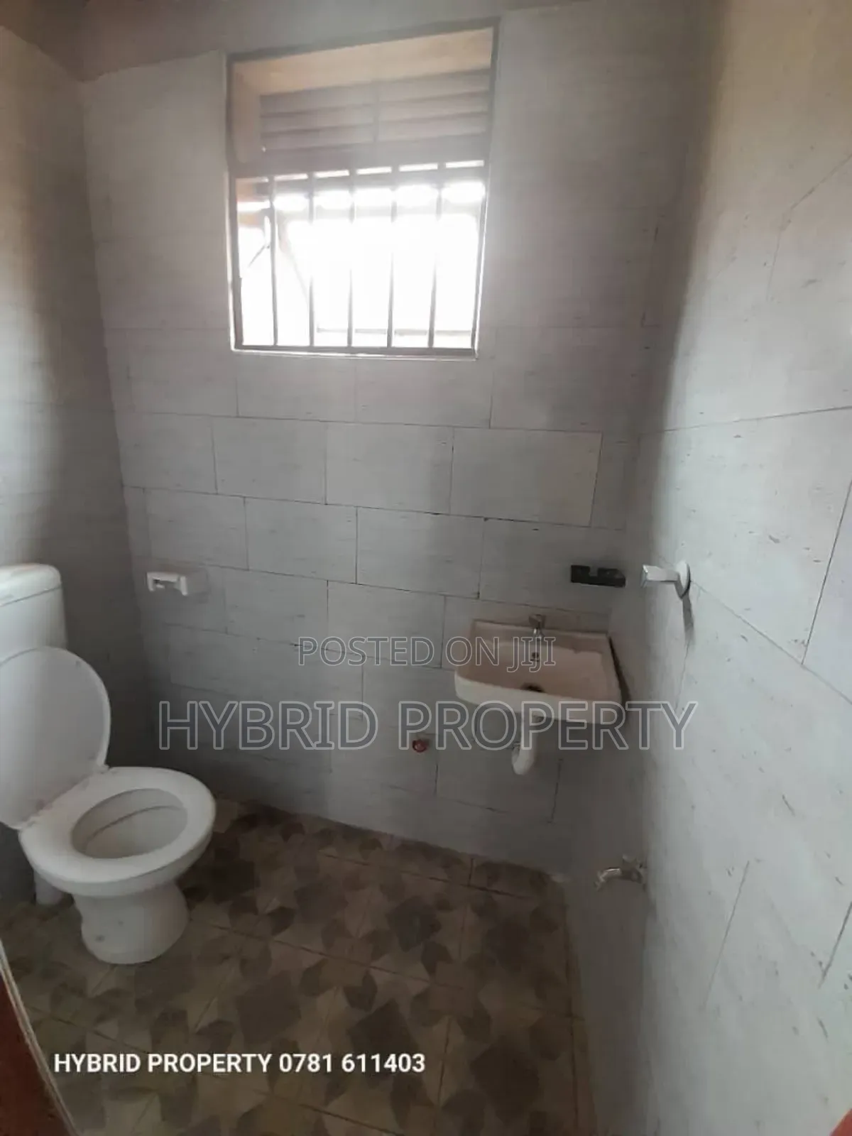 3bdrm Apartment in Kasubi~Kawaala Along, Rubaga for sale