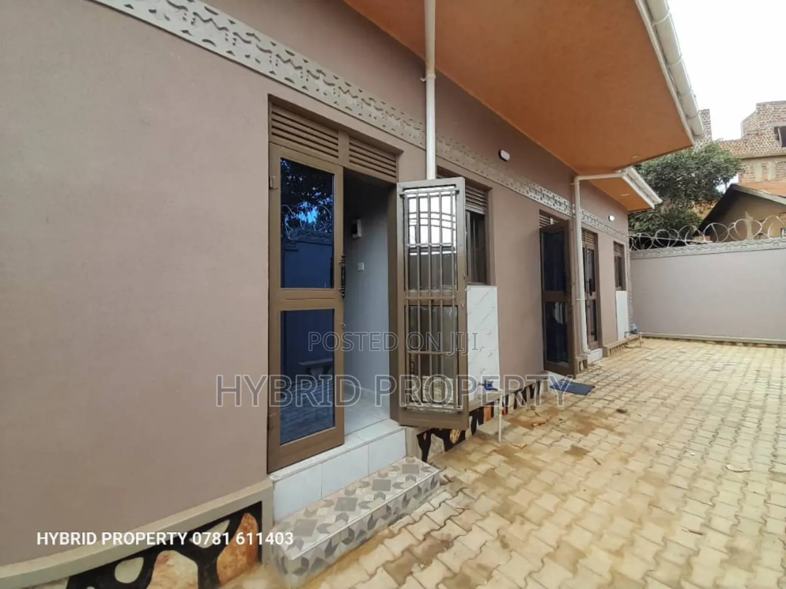 3bdrm Apartment in Kasubi~Kawaala Along, Rubaga for sale