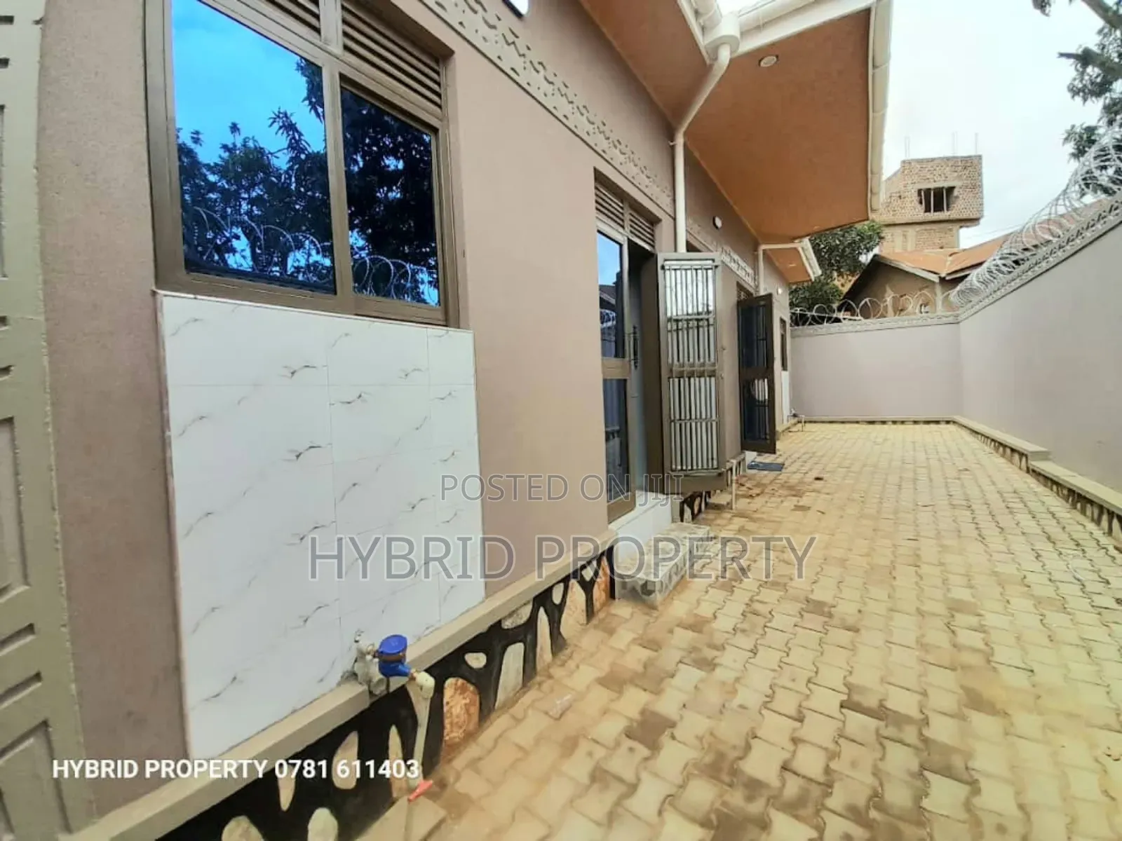 3bdrm Apartment in Kasubi~Kawaala Along, Rubaga for sale