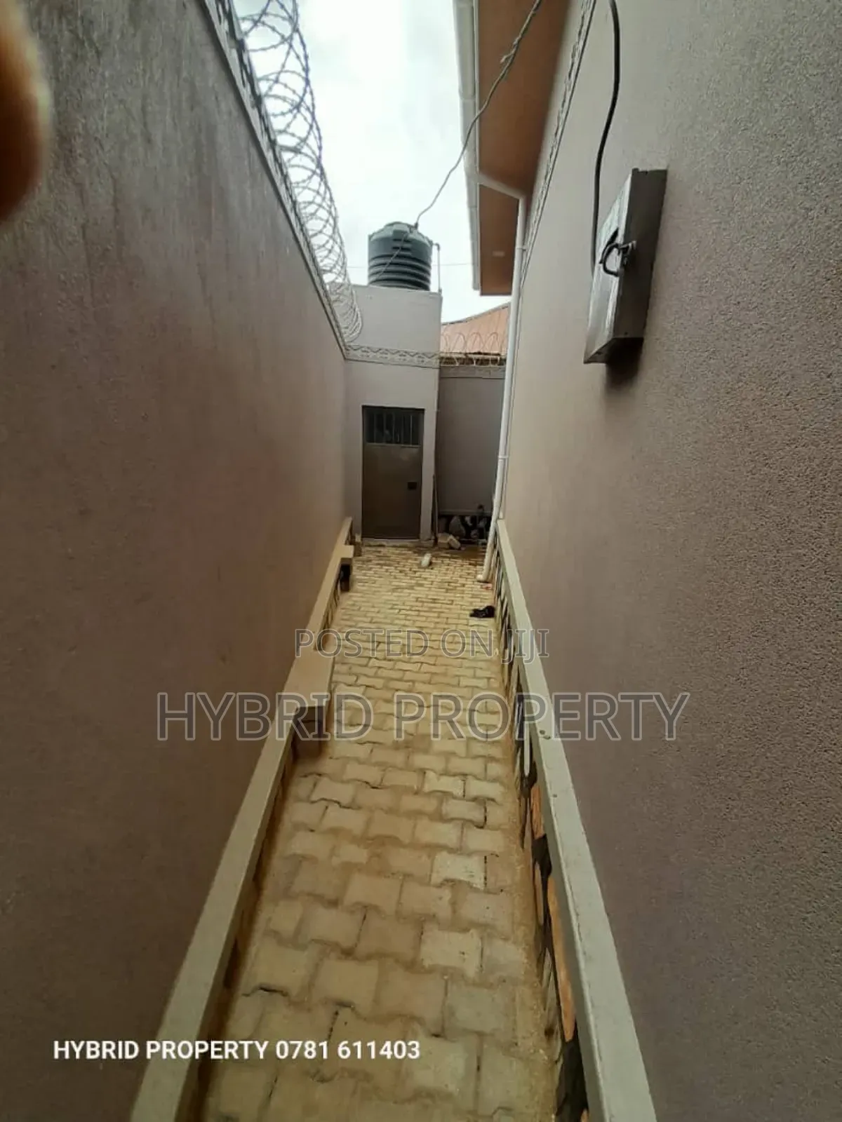 3bdrm Apartment in Kasubi~Kawaala Along, Rubaga for sale