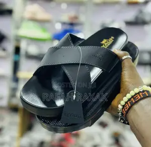 Men’S Classic Black Hauyi Cross Sandals