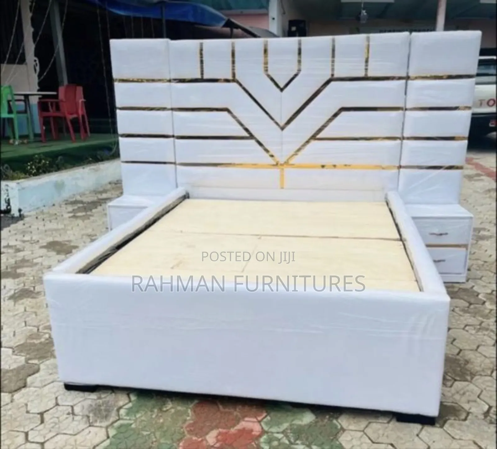 Five by Six Bed v Shape With Drawers