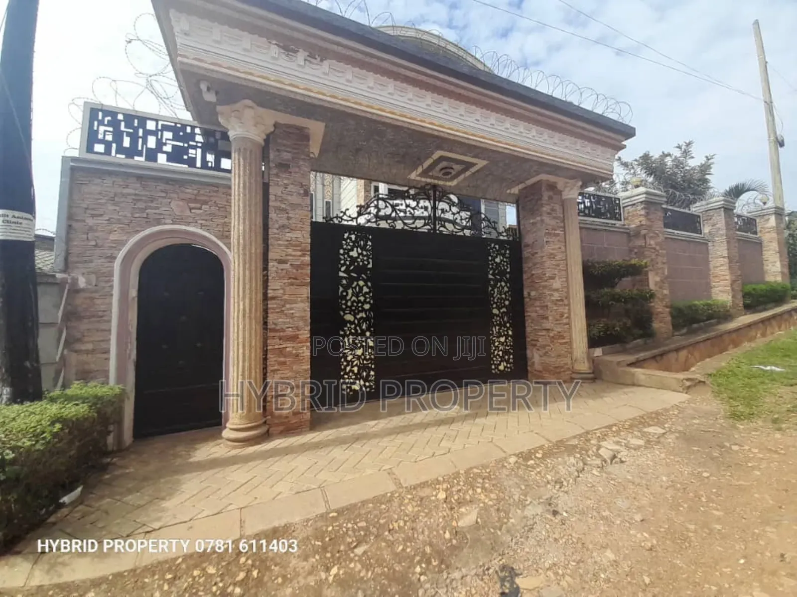 Furnished 4bdrm Penthouse in Nansana Along Hoima for sale