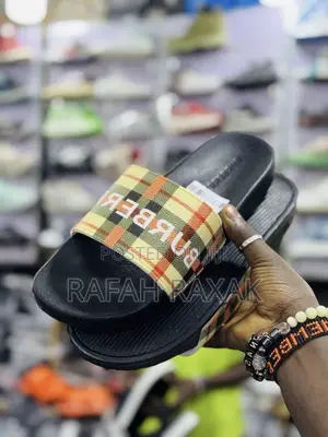 Men’S Super Classic Rubber Burberry Push In Sandals