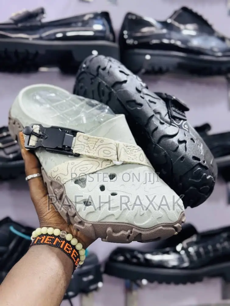 Original Men’S New Grey Terrain Atlas Mtn Crocs