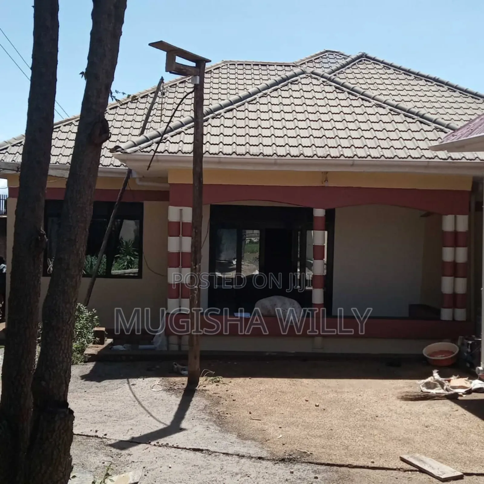 Houses for Sale at 250m
