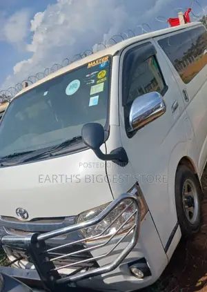 Photo - Toyota HiAce 2015 Beige