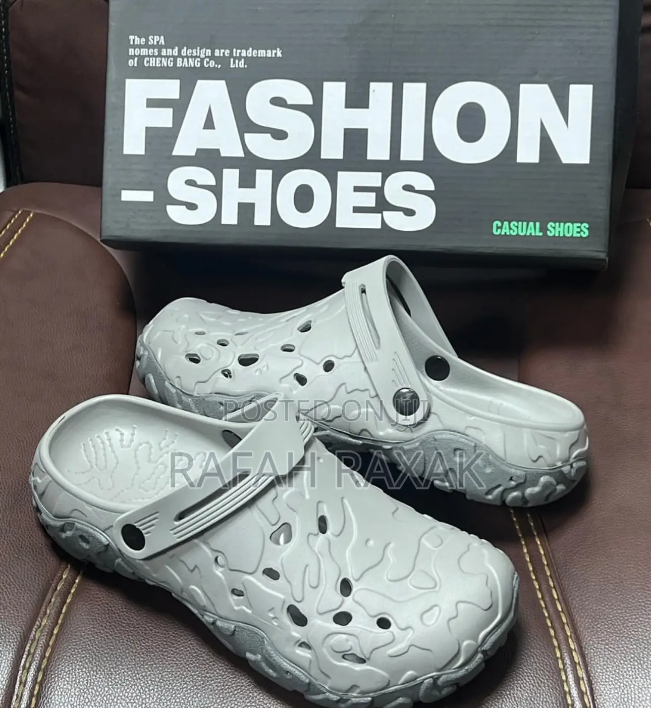 Classic Men’S Mid Gray Rubber Crocs