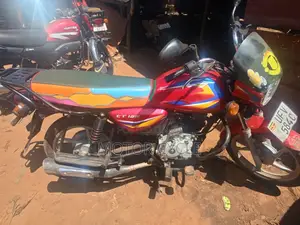 Bajaj Boxer 125 2023 Red