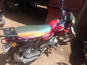 Bajaj Boxer 125 2023 Red